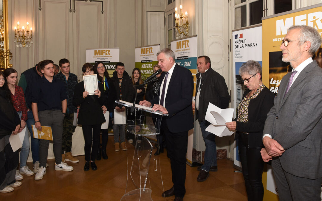 Les diplômés des MFR de la Marne reçus à la préfecture